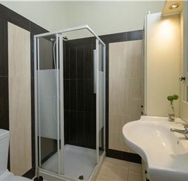 7 bedroom seaside villa with pool, Kassiopi, sleeps 13